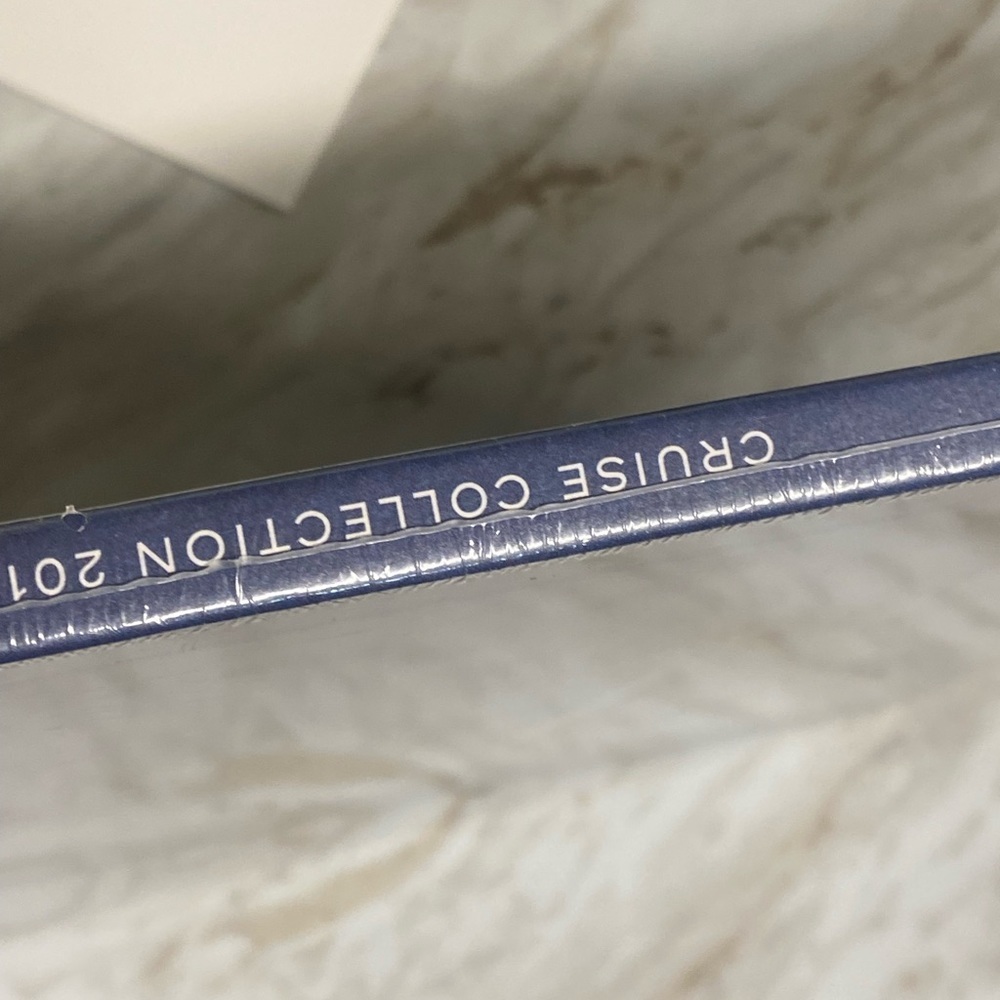 CHANEL 2018-2019 Cruise Collection book in original packaging - Picture 4 of 6